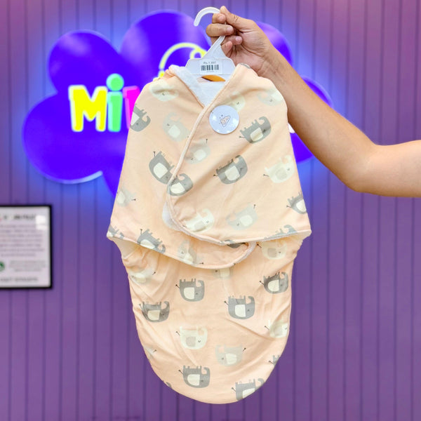 Printed fur Swaddle